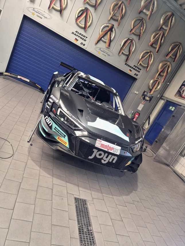 Audi R8 LMS in Schwarz-Türkis