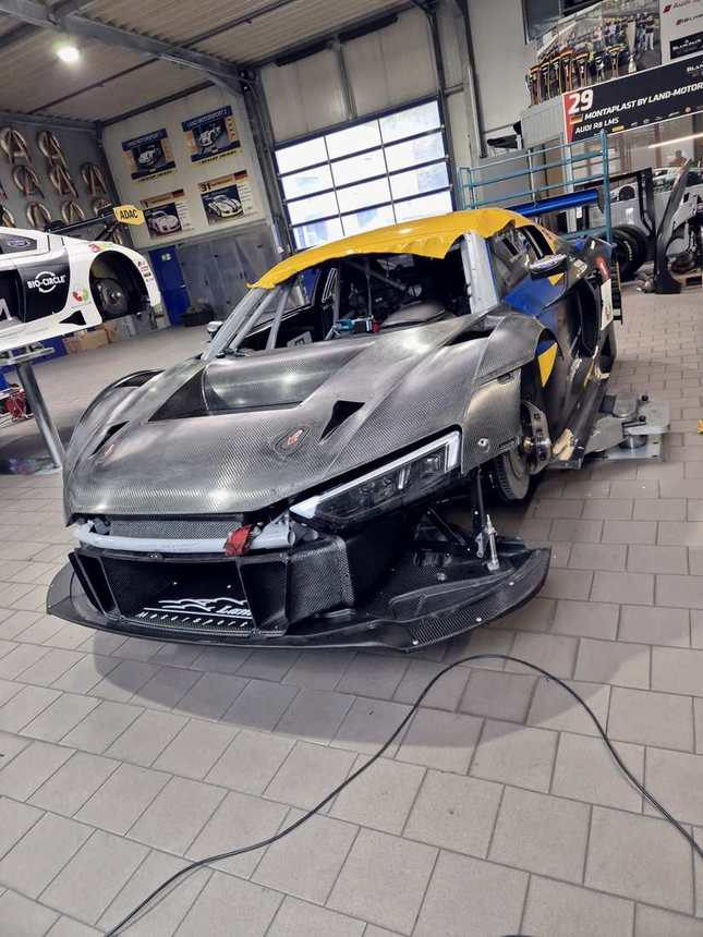Audi R8 LMS in Blau-Gelb